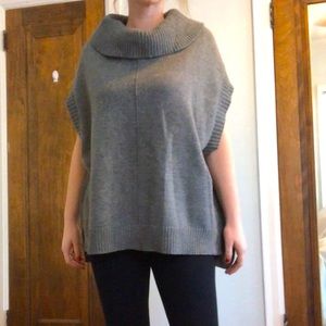 Oversized grey sleeveless sweater from Anthropologie, size Medium